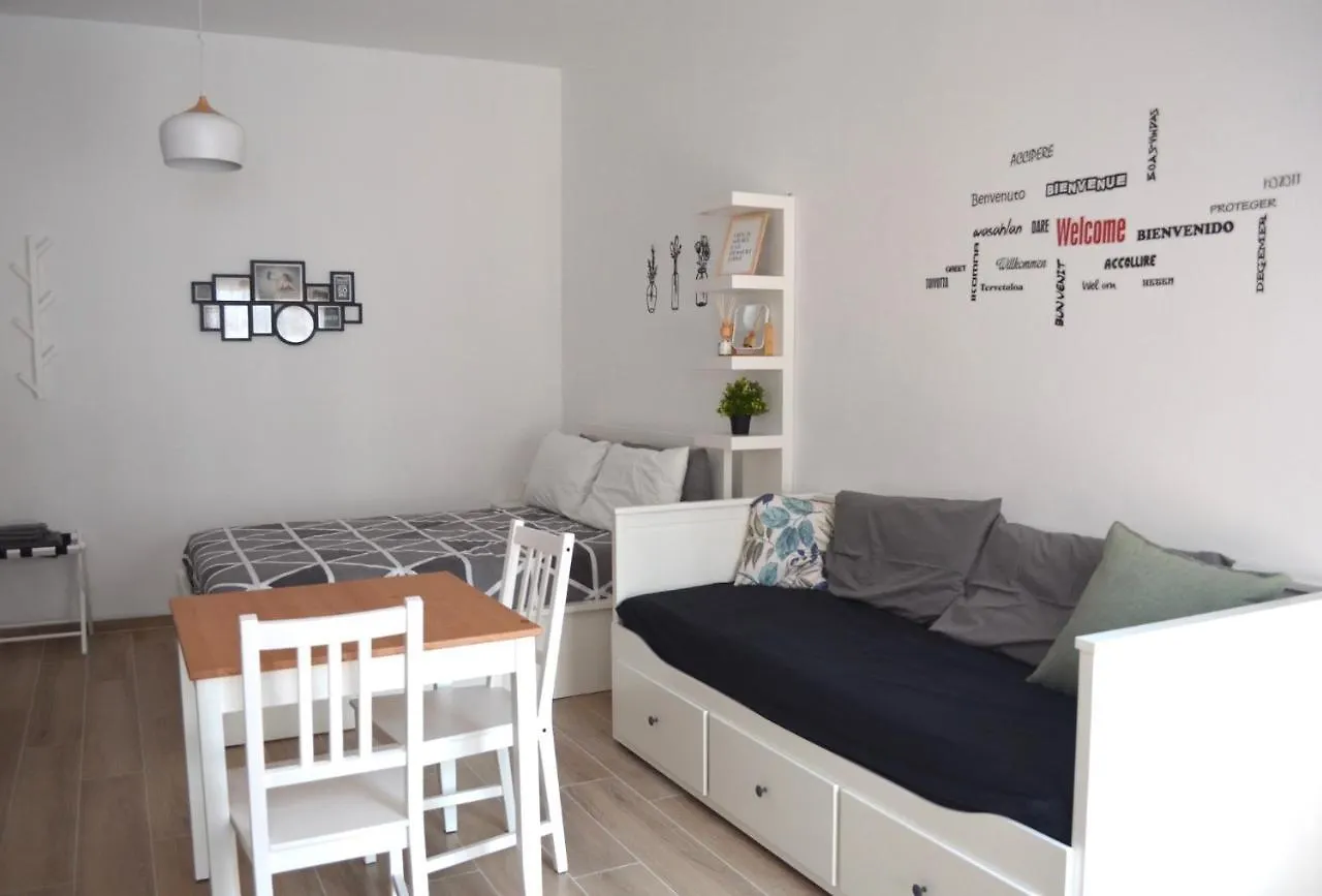 Bed&Coffee Milano contacts
